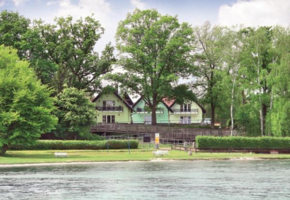 Ferienwohnung in RöbelMüritz mit Grill und Terrasse und Seeblick